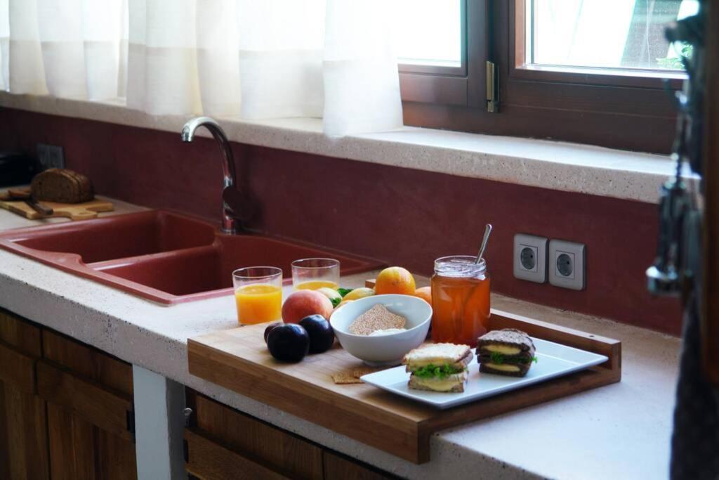 Unique - Spacious Studio With Rooftop / Thissio Athen Eksteriør bilde