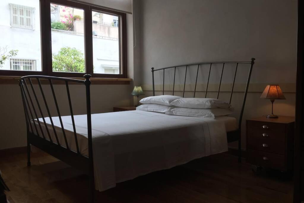Unique - Spacious Studio With Rooftop / Thissio Athen Eksteriør bilde