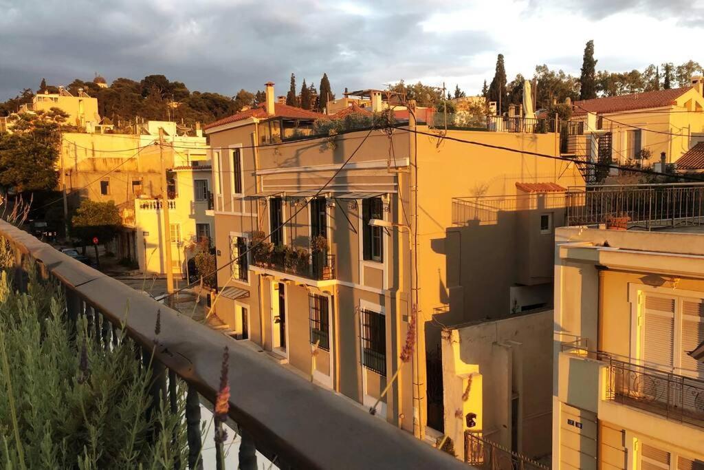 Unique - Spacious Studio With Rooftop / Thissio Athen Eksteriør bilde
